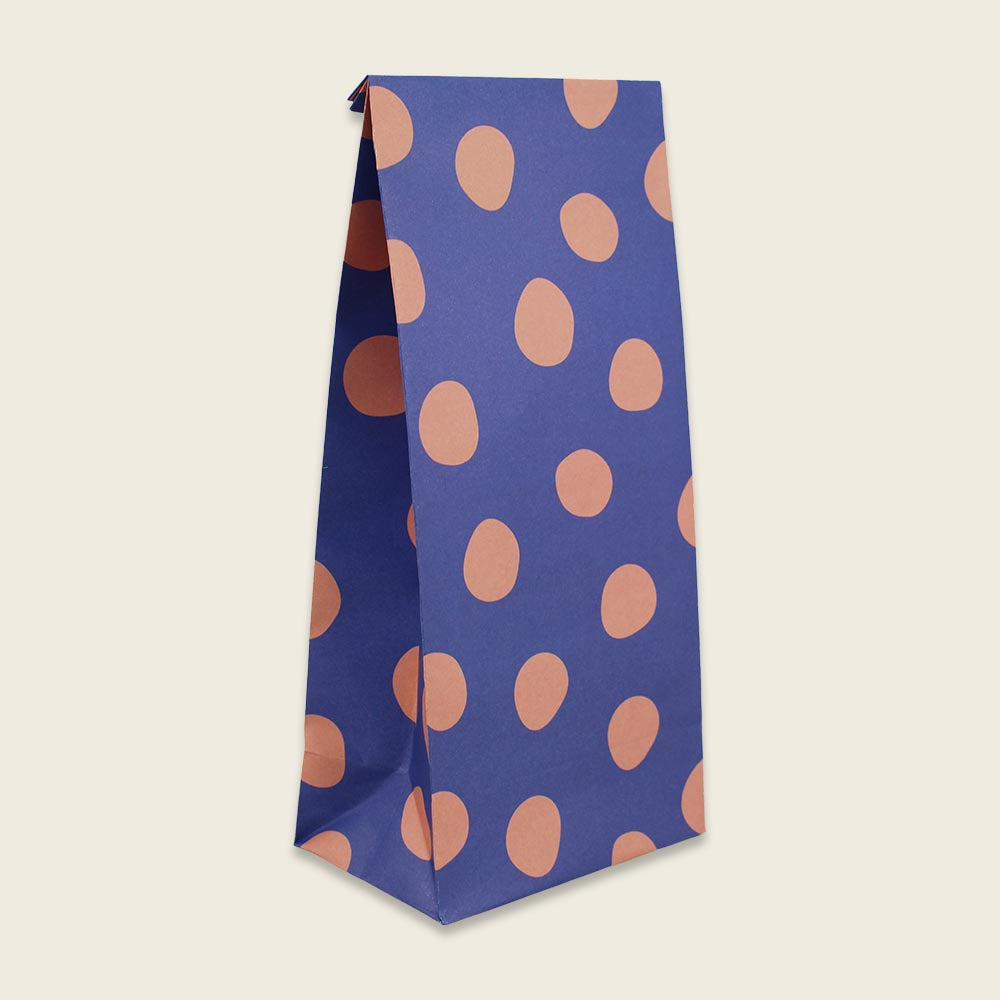 Papiergeschenktüte blau mit rosa Punkten (Set mit 6 Tüten), Ava & Yves