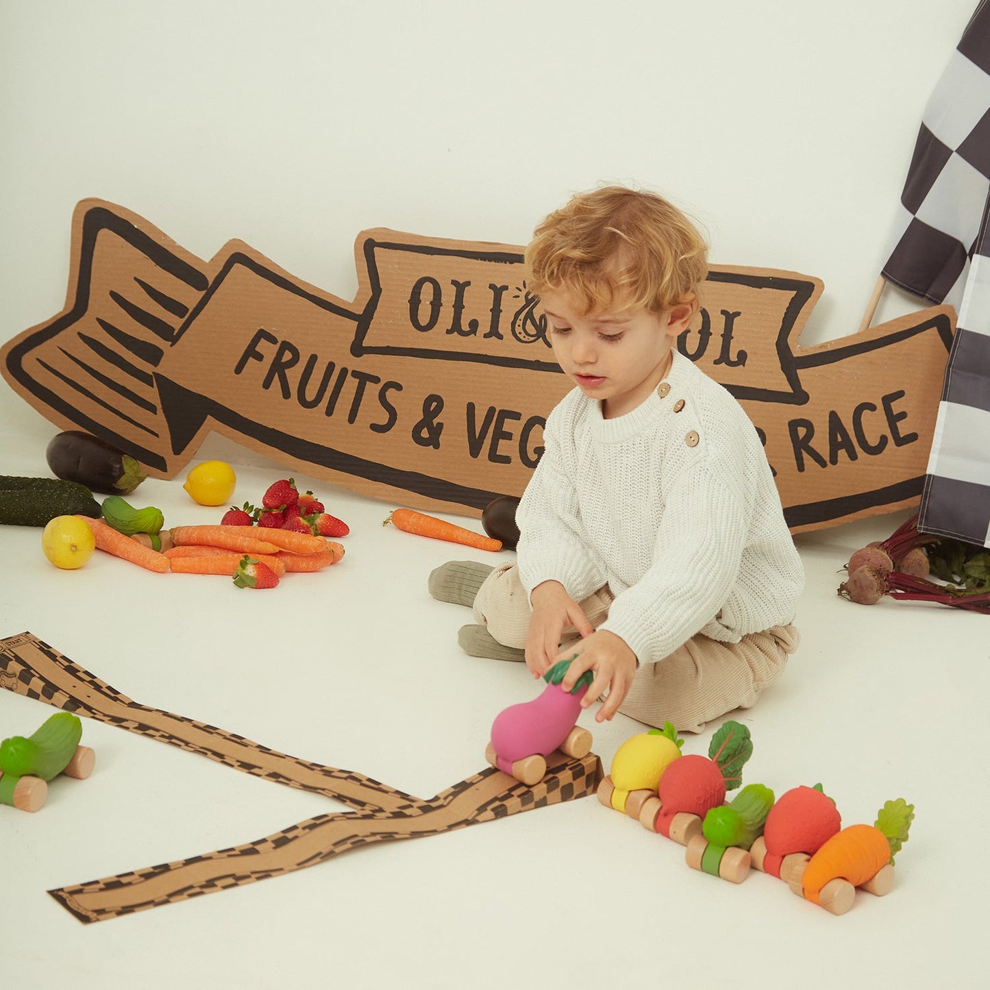 Oli & Carol,  Beißspielzeug, Cathy The Carrot Baby Car Toy