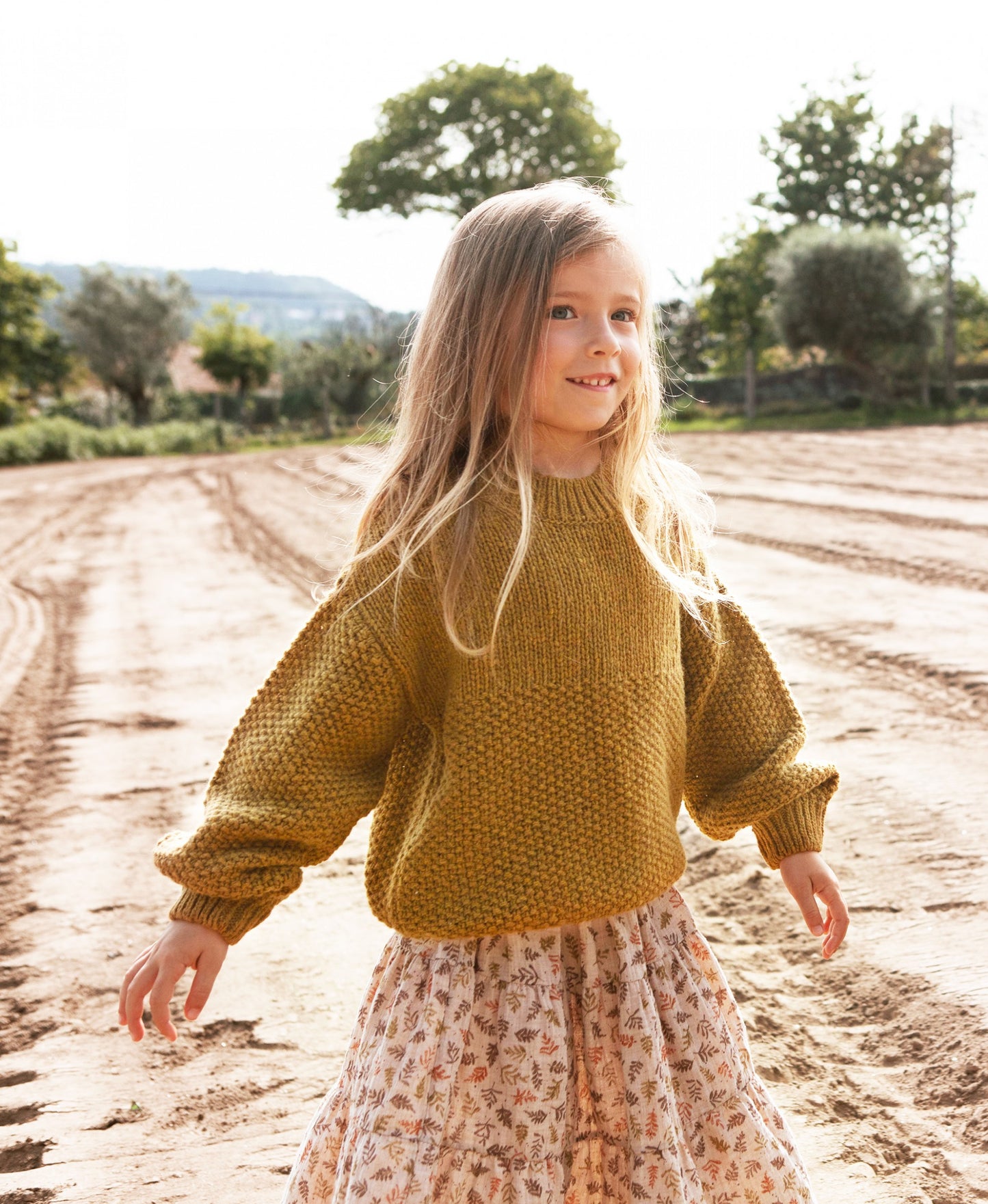 Gestrickter Pullover mit überschnittenen Schultern